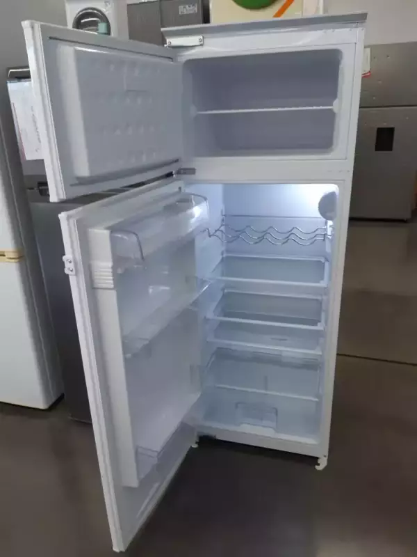 RÉFRIGÉRATEUR ENCASTRABLE DOUBLE FROID 215 litres - BEKO – Image 2