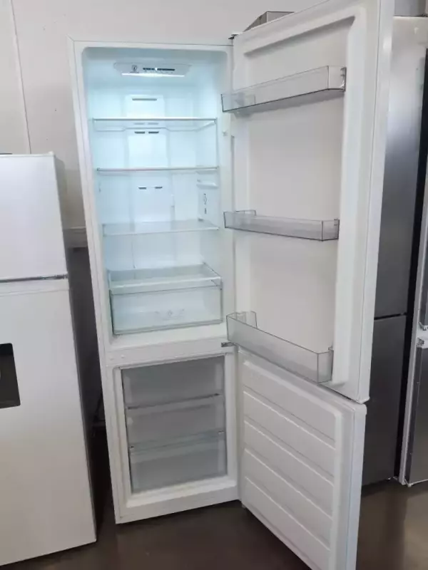 RÉFRIGÉRATEUR COMBINÉ 270 litres - VALBERG – Image 2