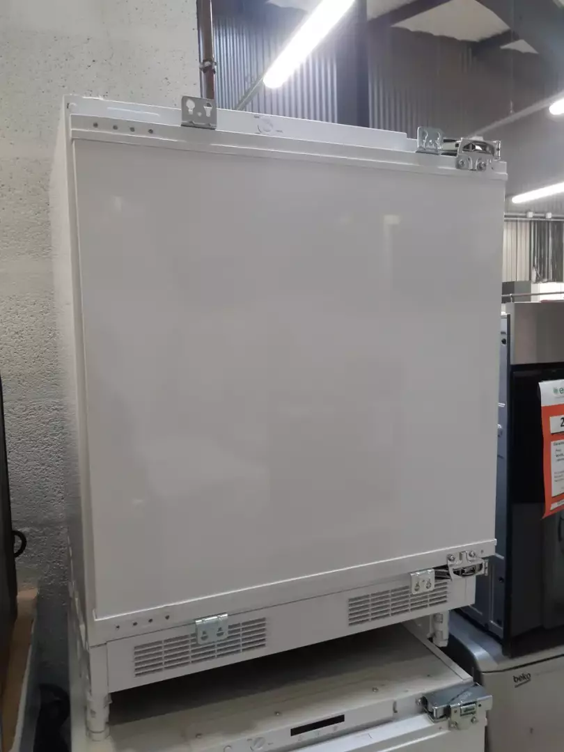 CONGÉLATEUR ARMOIRE ENCASTRABLE 90 litres - BEKO