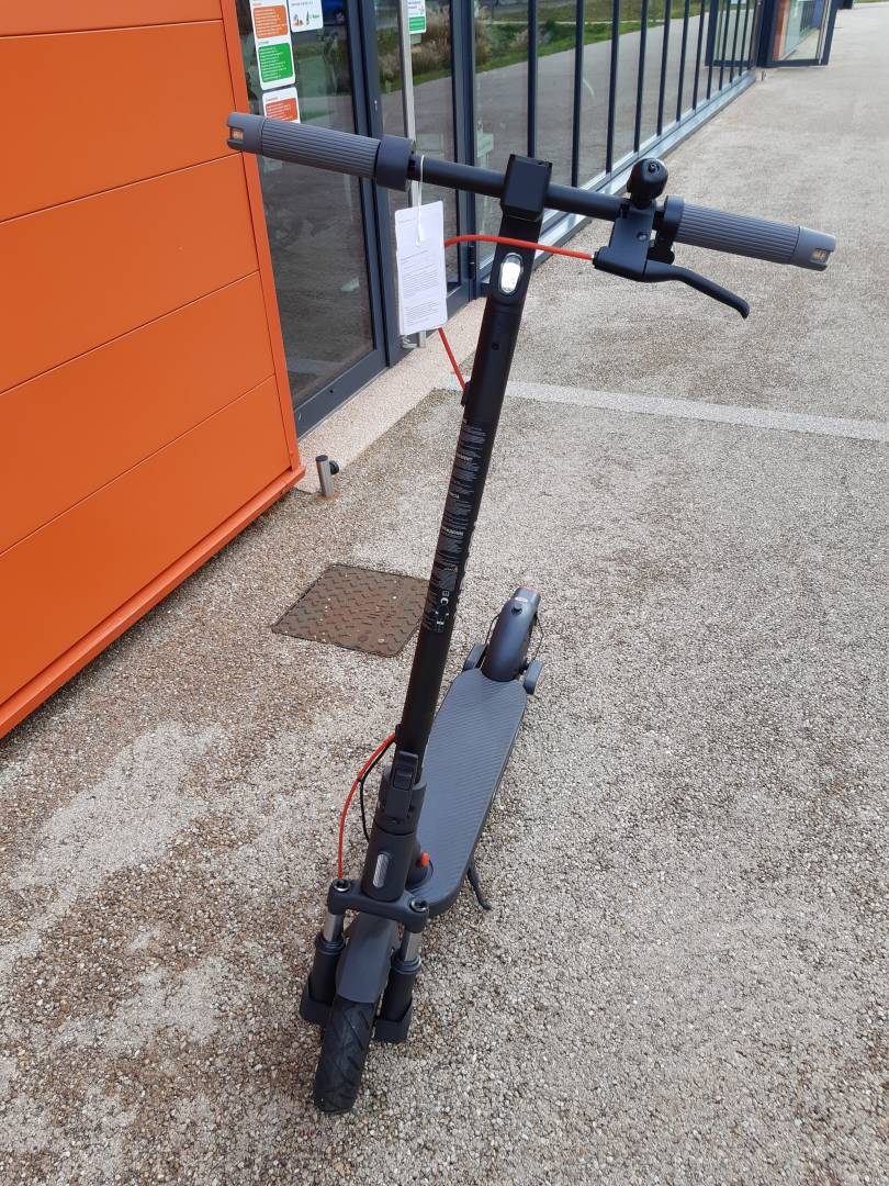 TROTTINETTE ÉLÉCTRIQUE - XIAOMI – Image 2
