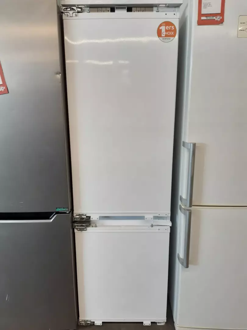 RÉFRIGÉRATEUR INTÉGRABLE COMBINÉ 255 litres - GRUNDIG