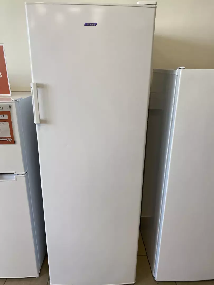 CONGÉLATEUR ARMOIRE 225 L — CURTISS