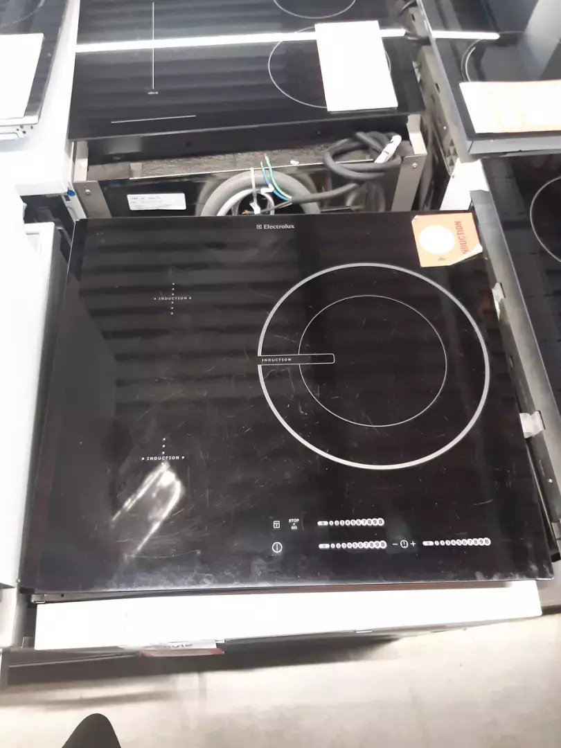 PLAQUE ÉLECTRIQUE INDUCTION 3 feux - ELECTROLUX