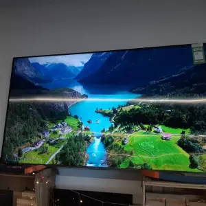 TÉLÉVISION 100" — HISENSE