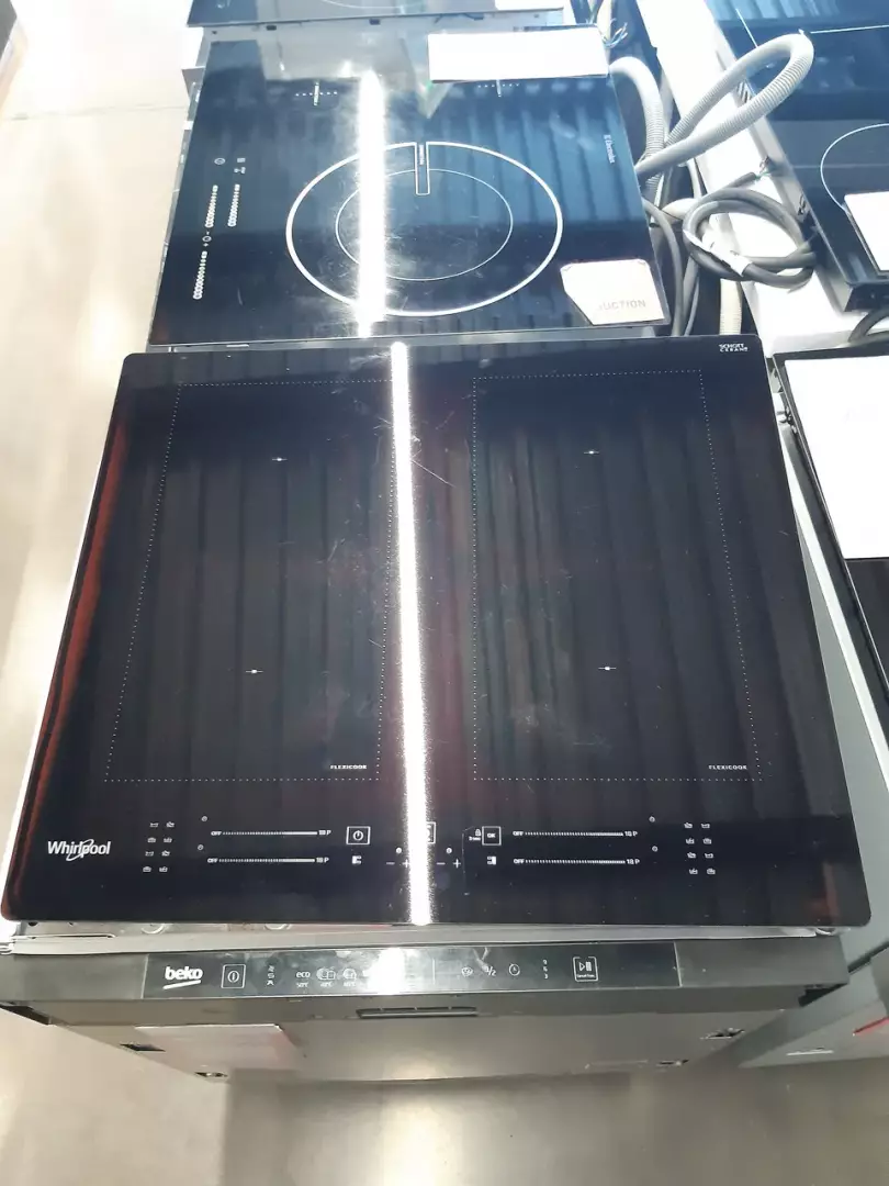 PLAQUE ÉLECTRIQUE INDUCTION 4 FOYERS — WHIRLPOOL