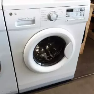 LAVE LINGE HUBLOT 7 kg — LG