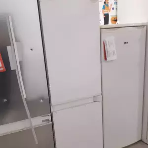 RÉFRIGÉRATEUR COMBINÉ 275 litres — LIEBHERR