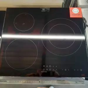 PLAQUE ÉLECTRIQUE INDUCTION 3 FOYERS — ELECTROLUX