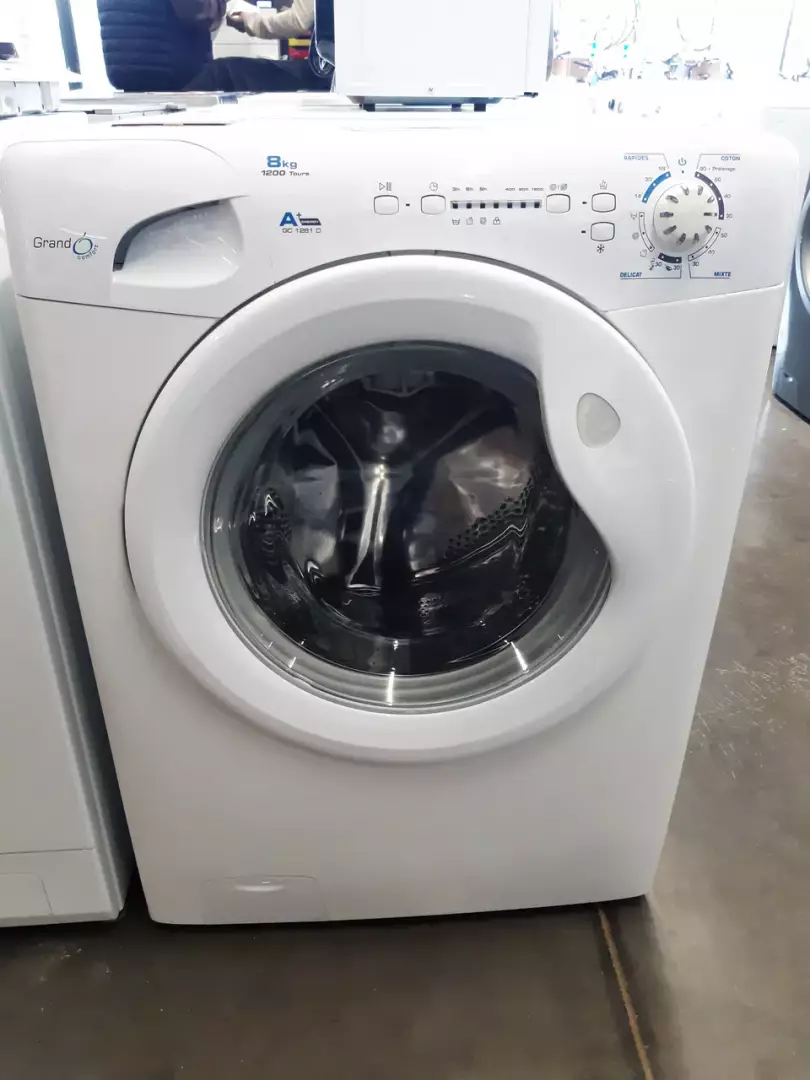 LAVE LINGE HUBLOT 8 kg — CANDY