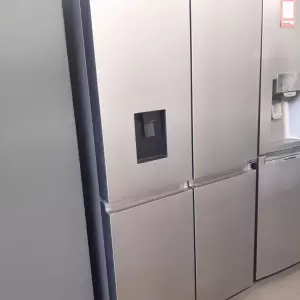 RÉFRIGÉRATEUR MULTI-PORTES 605 litres — HISENSE