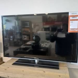 TÉLÉVISION 42" — GRUNDIG