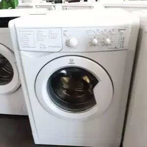 LAVE LINGE HUBLOT 5 kg  - INDESIT