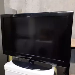 TÉLÉVISION 40" — SAMSUNG