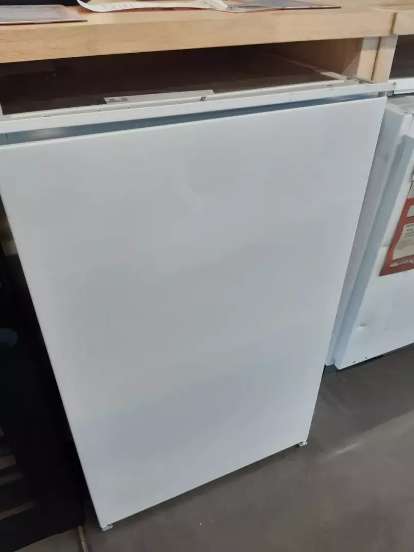 RÉFRIGÉRATEUR TABLE TOP 140 litres — ELECTROLUX