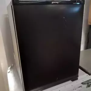 RÉFRIGÉRATEUR MINI BAR SIMPLE FROID 20 litres — SMEG