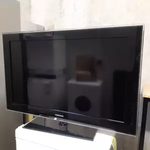 TÉLÉVISION 40" — SAMSUNG