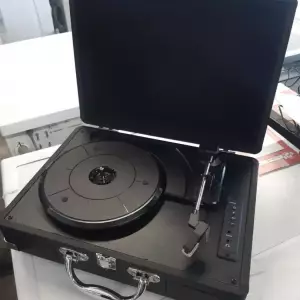 TOURNE DISQUE — POSS