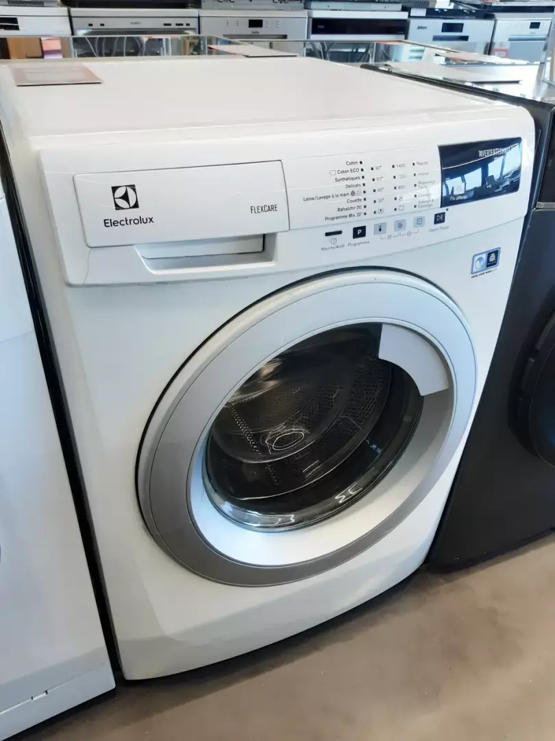 LAVE LINGE HUBLOT 10 kg — ELECTROLUX