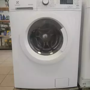 LAVE LINGE HUBLOT 8 kg — ELECTROLUX
