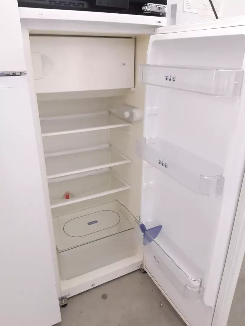 RÉFRIGÉRATEUR SIMPLE FROID 220 litres — WHIRLPOOL – Image 2