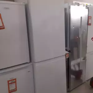 RÉFRIGÉRATEUR COMBINÉ 335 litres - HOTPOINT ARISTON