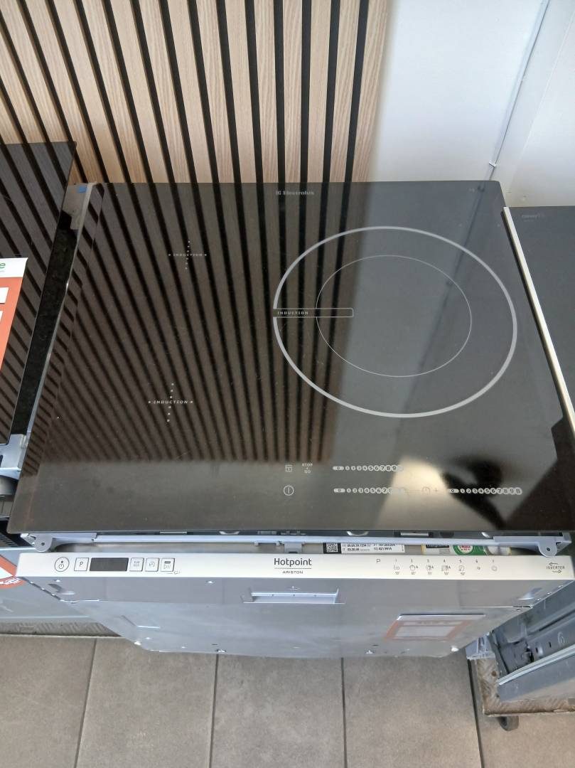 PLAQUE ÉLECTRIQUE — ELECTROLUX
