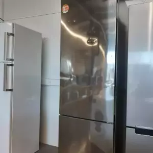 RÉFRIGÉRATEUR COMBINÉ 380 LITRES — LG