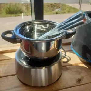 APPAREIL À FONDUE — RUSSEL HUBBS