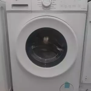 LAVE LINGE HUBLOT 7 KG — INDESIT