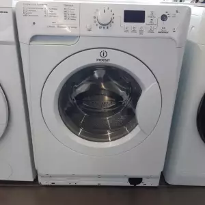 LAVE LINGE HUBLOT 8 KG — INDESIT