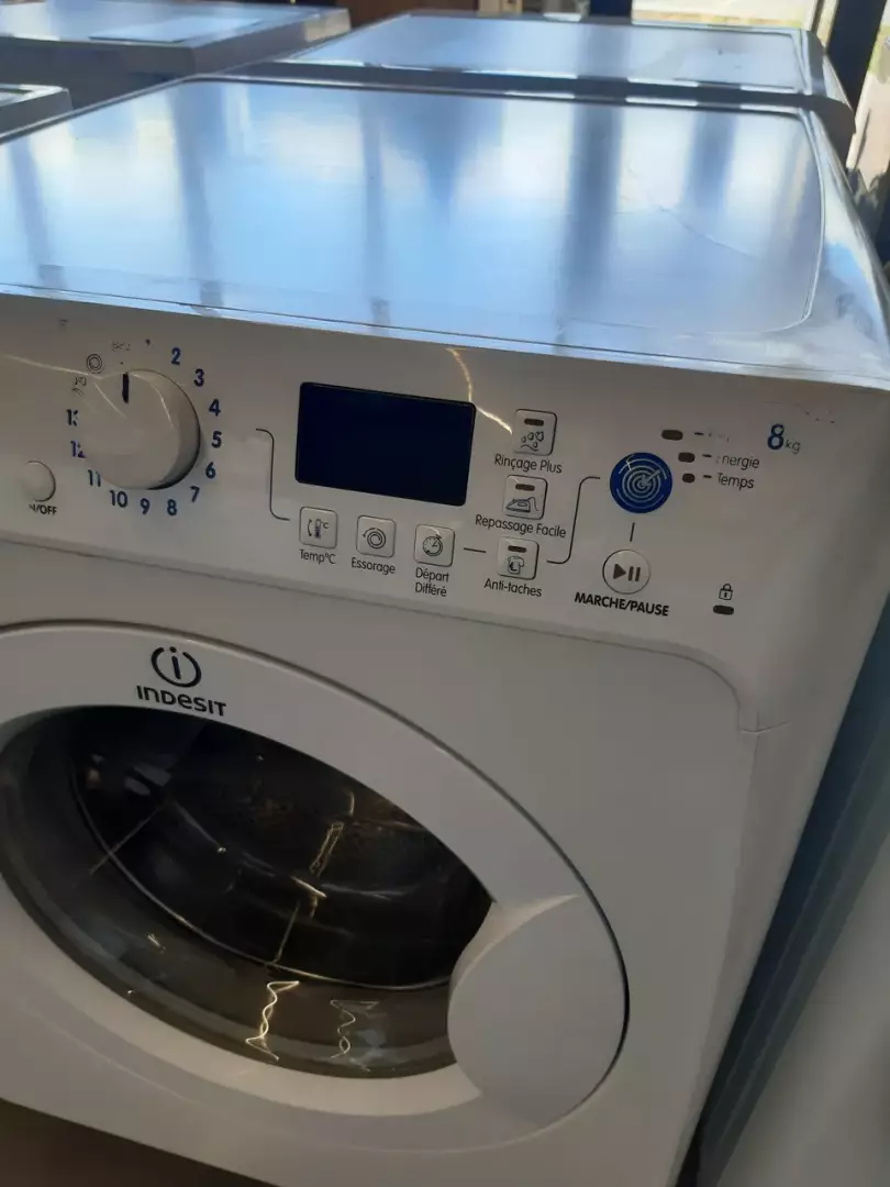 LAVE LINGE HUBLOT 8 KG — INDESIT – Image 2