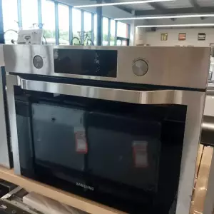 MICRO-ONDE ENCASTRABLE 50 LITRES — SAMSUNG