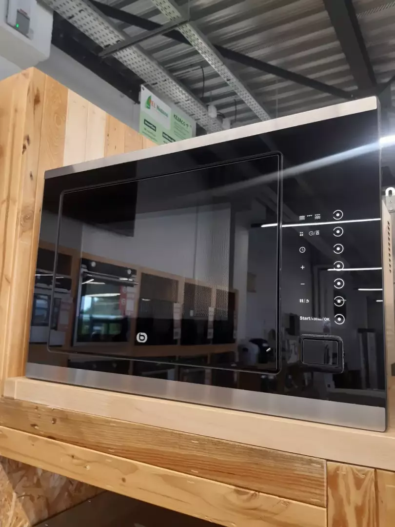 MICRO-ONDE ENCASTRABLE 31 LITRES — ESSENTIEL B