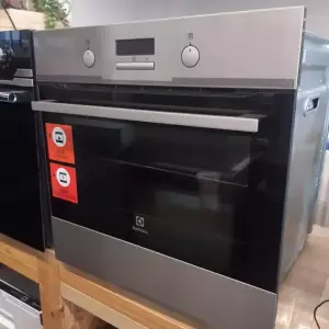 FOUR ENCASTRABLE — ELECTROLUX