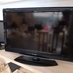 TÉLÉVISION 32" — SHARP