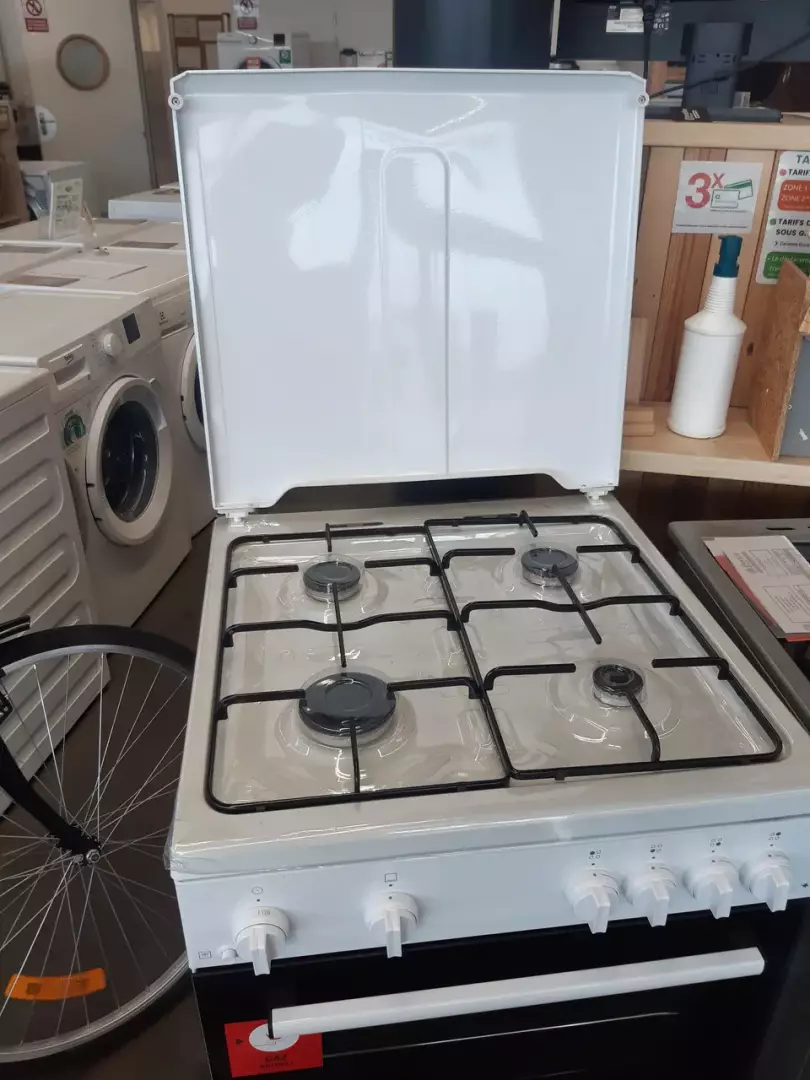 CUISINIÈRE TOUT GAZ — BEKO