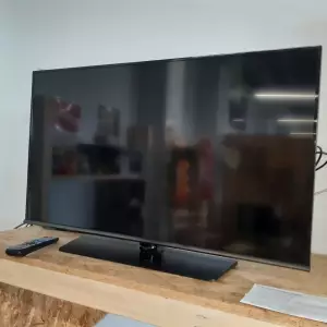 TÉLÉVISION 40" — SAMSUNG