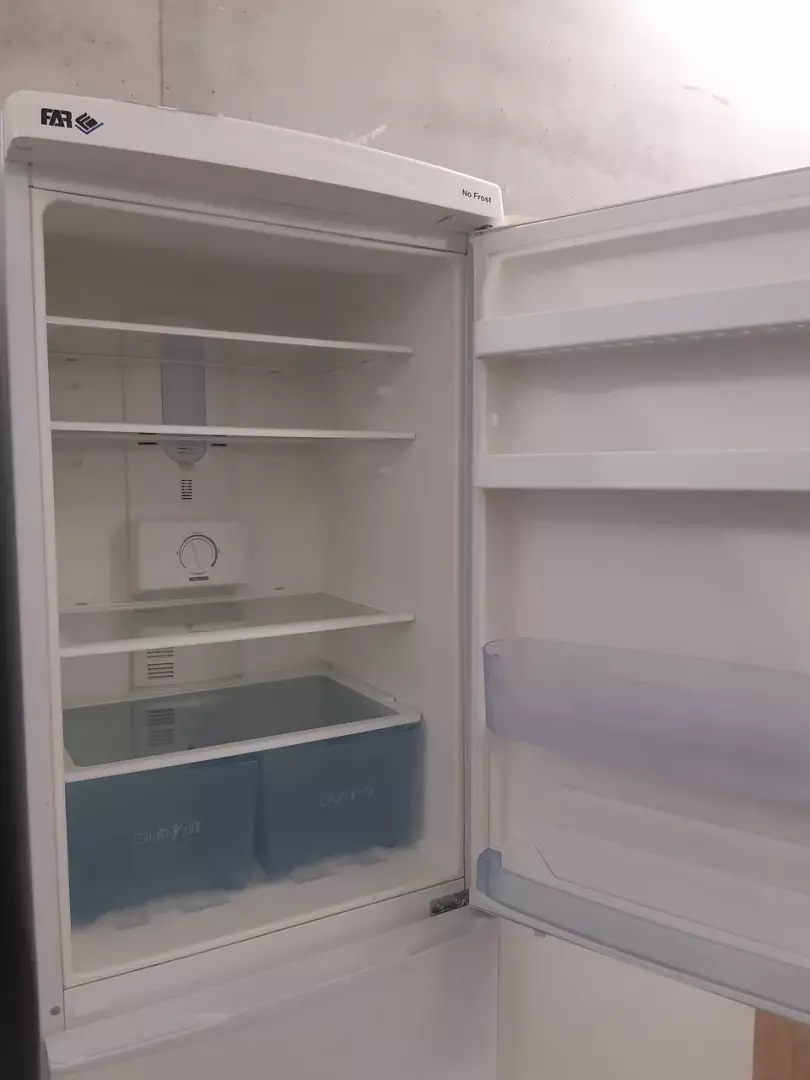 RÉFRIGÉRATEUR COMBINÉ 290 LITRES — FAR – Image 2