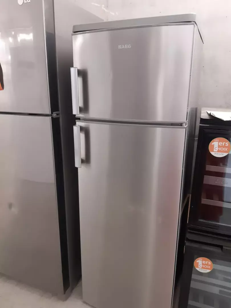 RÉFRIGÉRATEUR DOUBLE FROID 265 LITRES — AEG