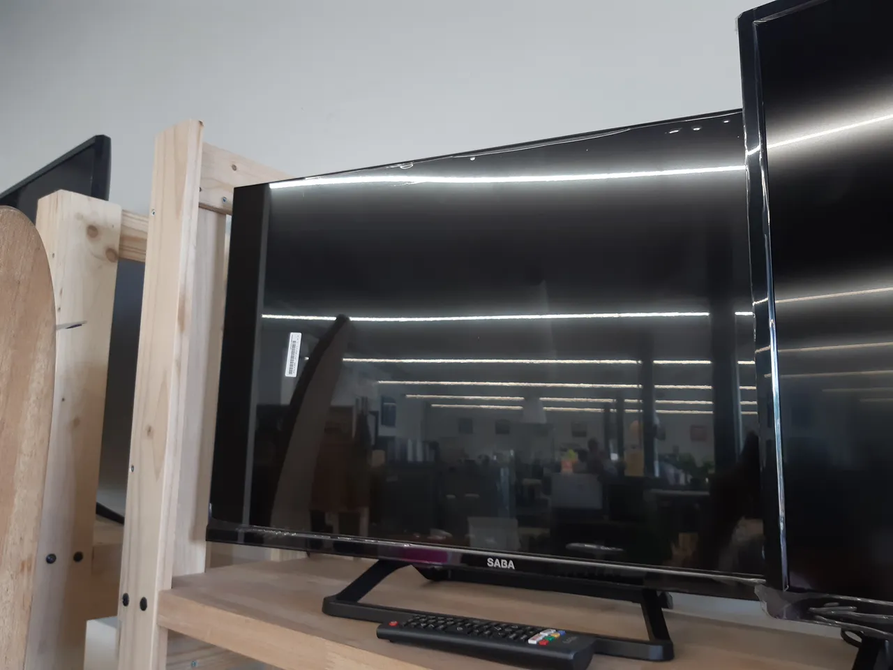 TÉLÉVISION 32" — SABA