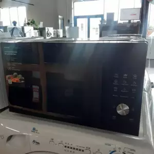 MICRO-ONDE 20 LITRES — HISENSE
