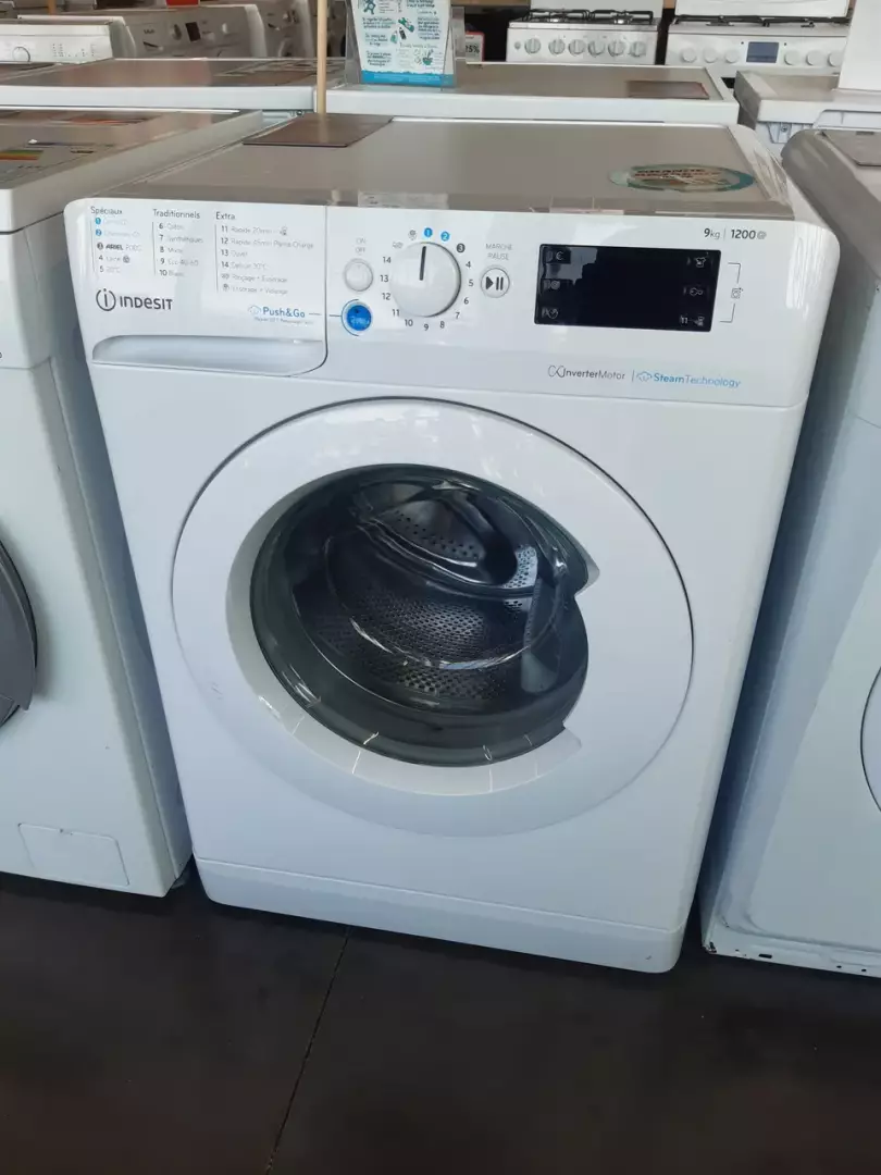 LAVE LINGE HUBLOT 9 KG — INDESIT