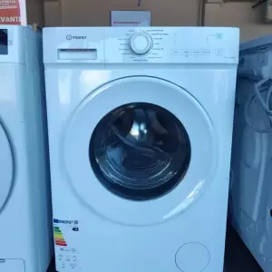 LAVE LINGE HUBLOT 7 KG — INDESIT