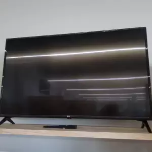 TÉLÉVISION 49" — LG