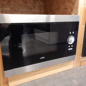 MICRO - ONDE ENCASTRABLE 25 LITRES — VALBERG