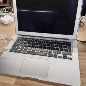 ORDINATEUR PORTABLE 64G — APPLE