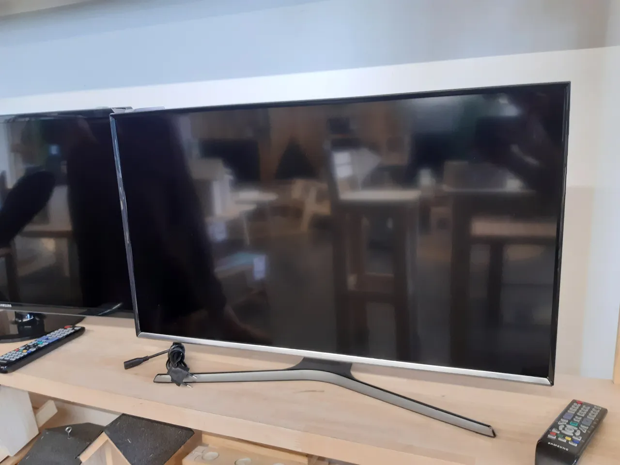 TÉLÉVISION 32" — SAMSUNG