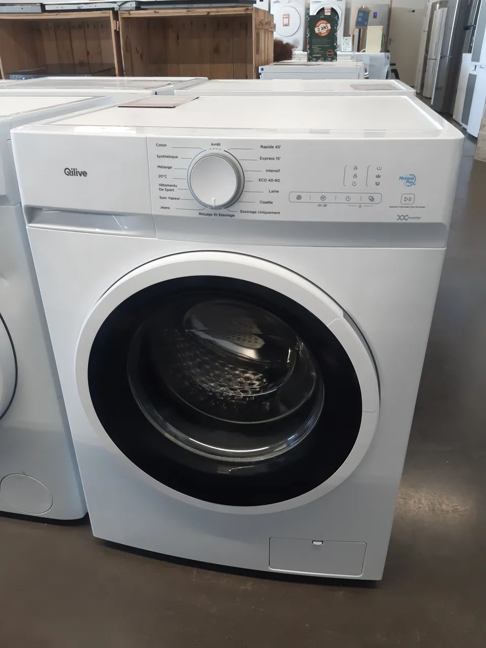 LAVE LINGE HUBLOT 8 KG — QILIVE