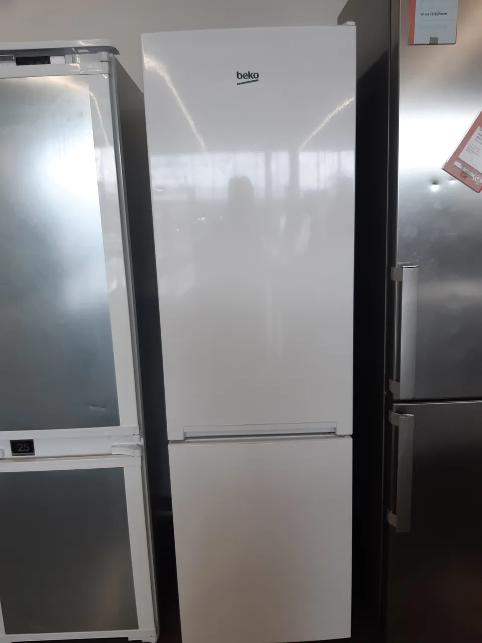 RÉFRIGÉRATEUR COMBINÉ 290 LITRES — BEKO