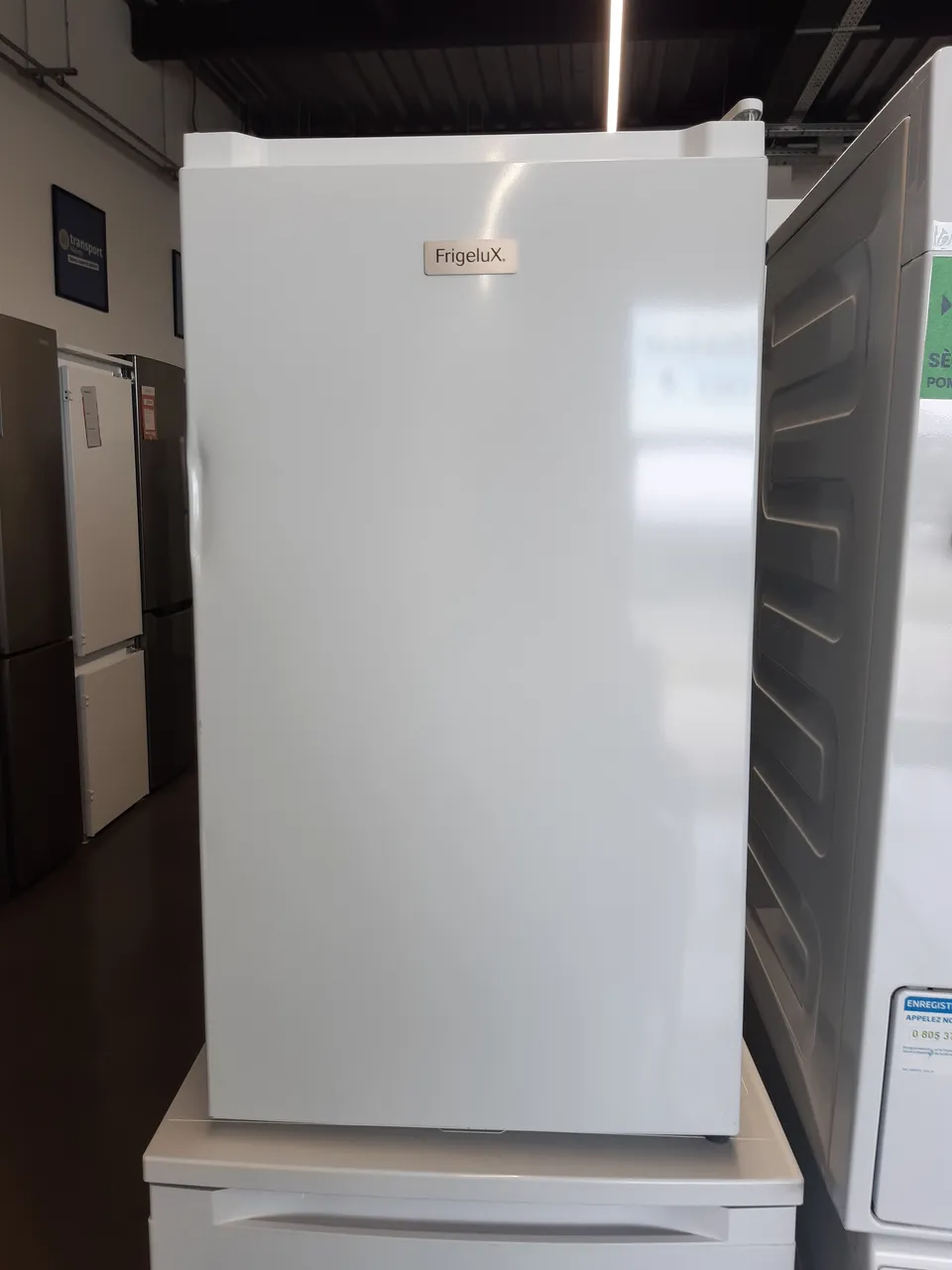 RÉFRIGÉRATEUR TABLE TOP 90 LITRES — FRIGELUX